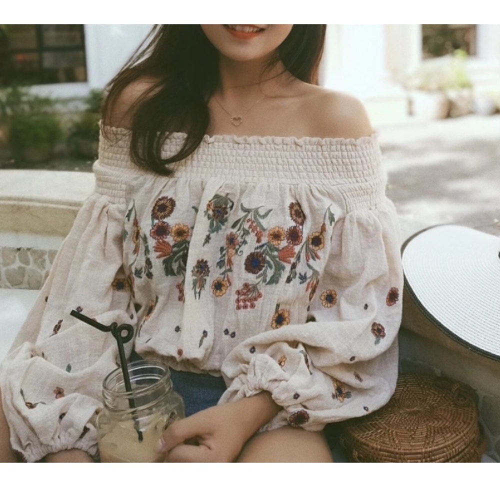 Boho cream off shoulder linen embroidered crop top Cottagecore - Picture 3 of 6